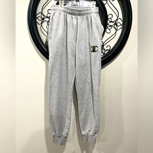 Men’s Champion gray sweatpants with camo logo 2 pockets, tie waist size small
